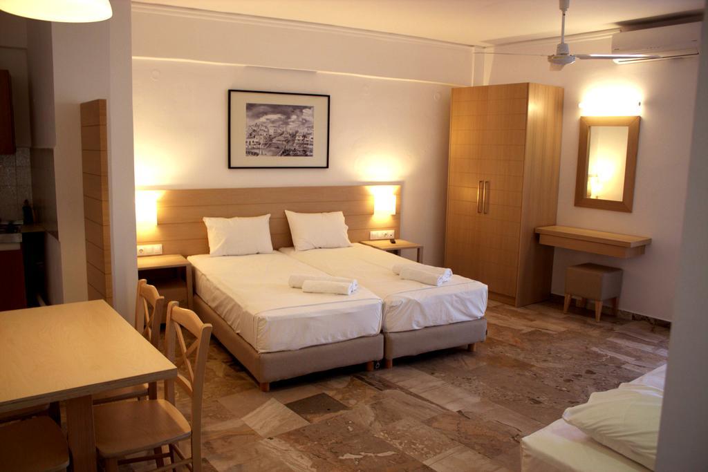 Polydoros Hotel Apartments Palaiochora Rum bild
